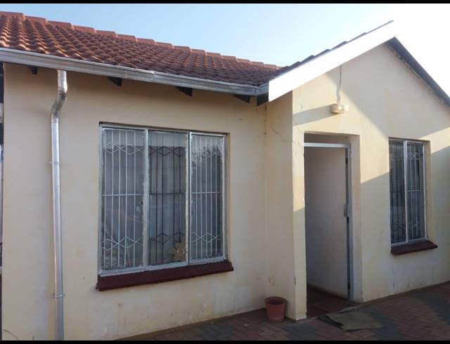 3 BEDROOM HOUSE SOLD IN SOSHANGUVE XX